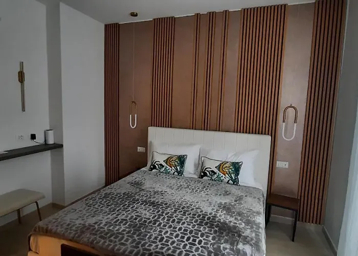 House 5 Terre 4*