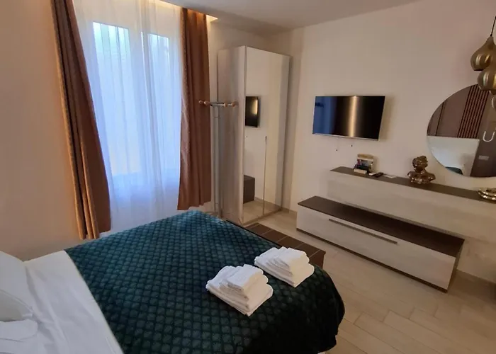 House 5 Terre 4*